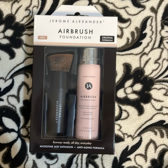 ‼️NWT‼️Airbrush Foundation - Picture 1 of 4